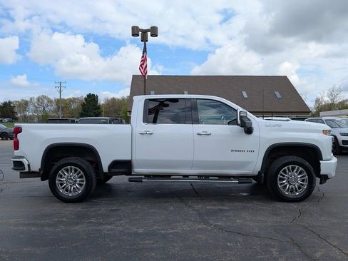 Used 2021 Chevrolet Silverado 2500 High Country w/ Z71 Off-Road Package AWD/4WD image 8