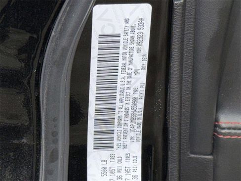 Used 2017 Jeep Cherokee Trailhawk w/ Comfort/Convenience Group image 35