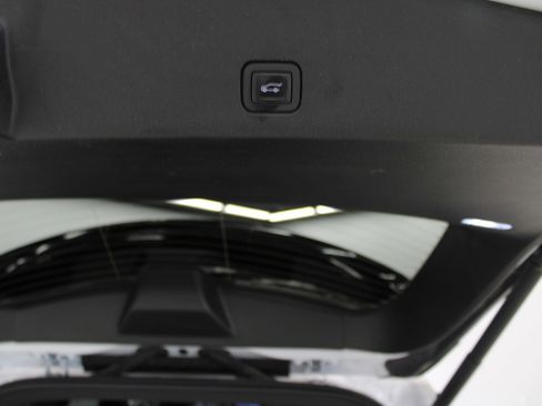 Certified 2024 Cadillac XT6 Premium Luxury image 12