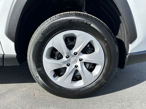 Certified 2025 Toyota RAV4 LE image 29