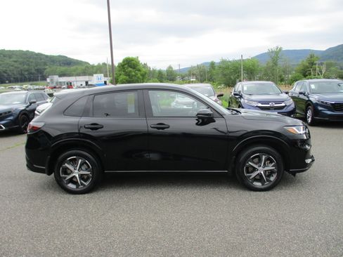 Certified 2024 Honda HR-V EX-L image 4