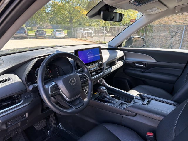 Used 2024 Toyota Grand Highlander AWD image 20