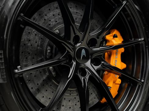 Used 2019 McLaren 600LT RWD image 25