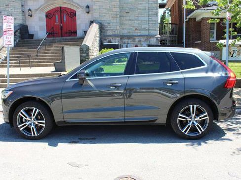 Used 2018 Volvo XC60 T5 Momentum w/ Vision Package AWD/4WD image 10