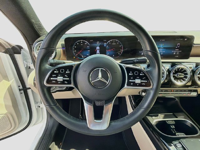 Used 2023 Mercedes-Benz CLA 250 image 11