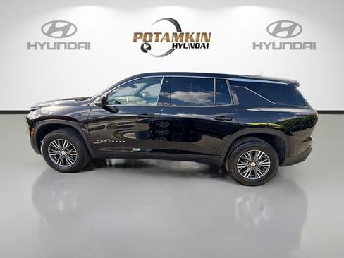 Used 2024 Chevrolet Traverse LS FWD image 8