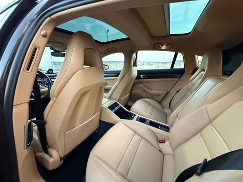 Used 2018 Porsche Panamera 4S image 35
