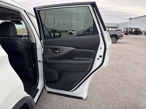 Used 2024 Nissan Murano SL image 12