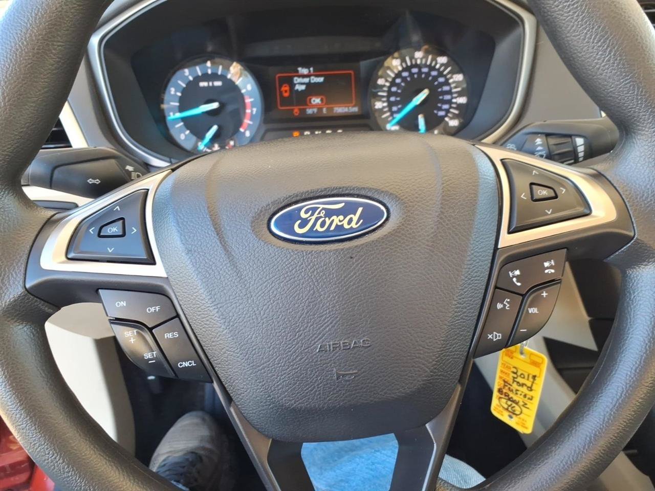 Used 2014 Ford Fusion SE FWD image 17