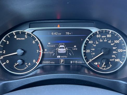 Used 2025 Nissan Altima 2.5 SV AWD/4WD image 12