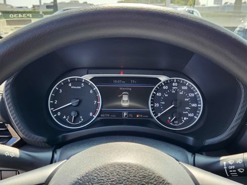 Used 2024 Nissan Sentra SV FWD image 22