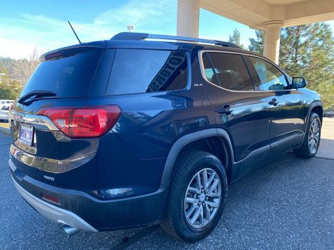 Used 2017 GMC Acadia SLE AWD/4WD image 3