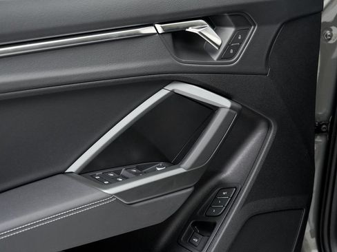 Certified 2025 Audi Q3 2.0T Premium AWD/4WD image 8