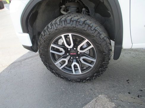 Used 2024 GMC Sierra 1500 AT4 AWD/4WD image 15
