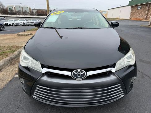 Used 2016 Toyota Camry LE image 2