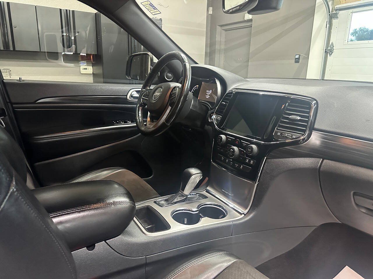 Used 2019 Jeep Grand Cherokee Altitude AWD/4WD image 33