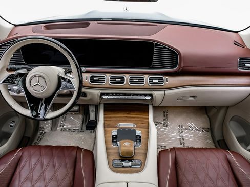 Used 2024 Mercedes-Benz Maybach GLS 600 4MATIC image 11