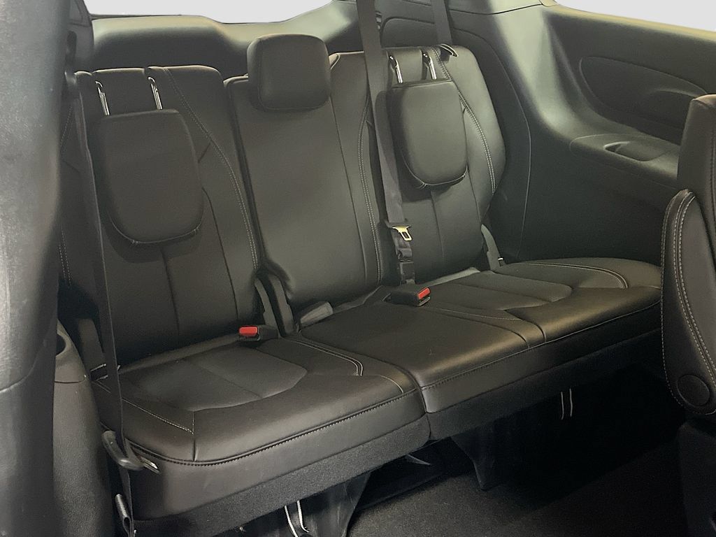 Used 2026 Chrysler Pacifica Select FWD image 26