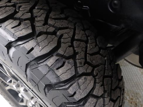 Used 2024 Jeep Wrangler Unlimited image 20