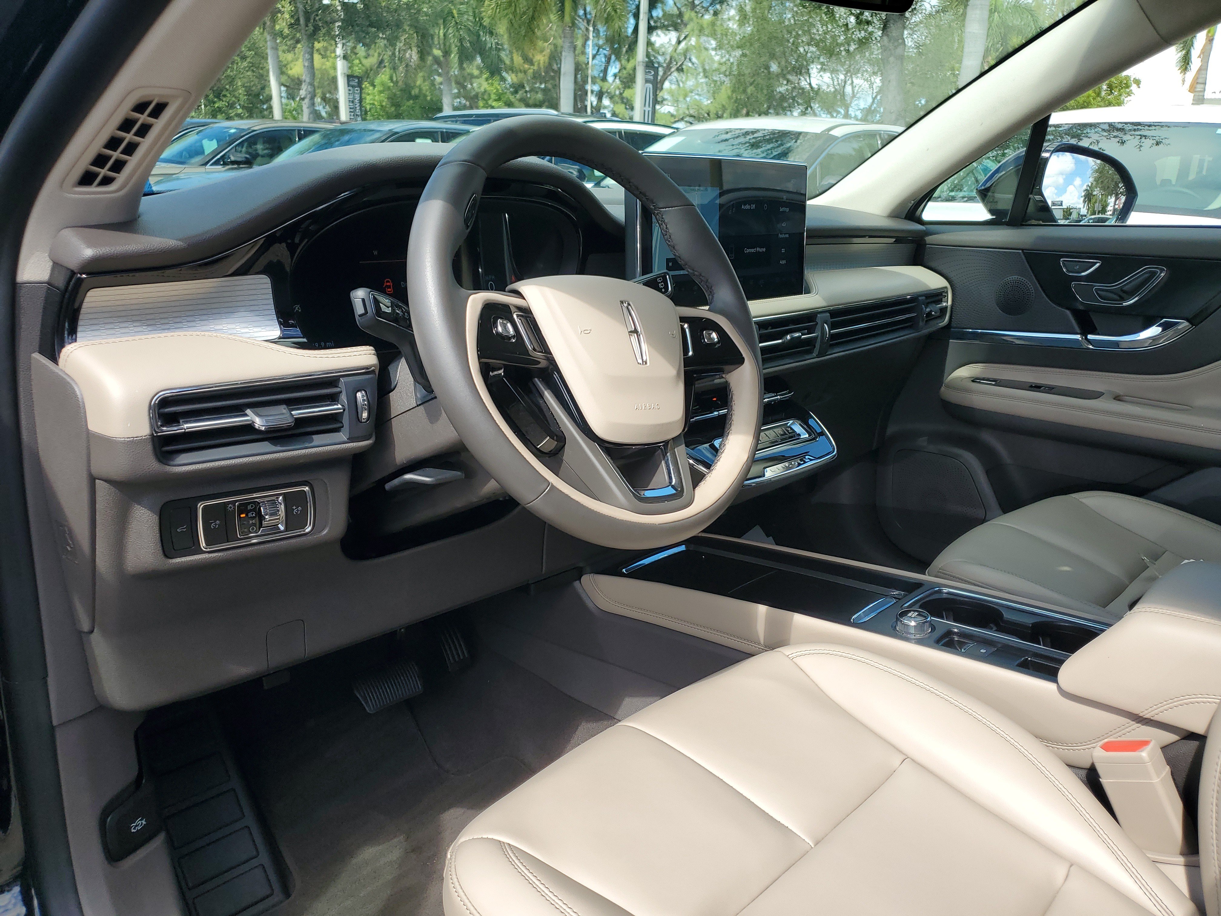 Used 2024 Lincoln Corsair FWD image 14