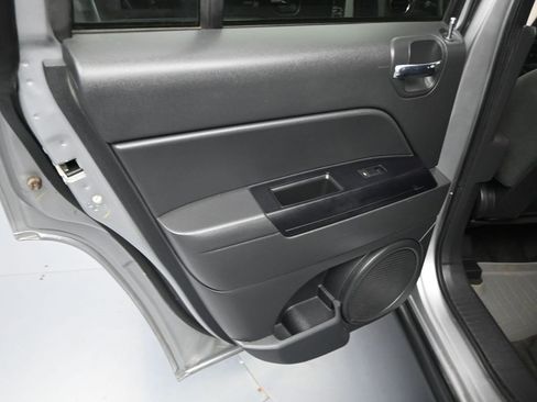 Used 2016 Jeep Compass Sport w/ Power Value Group image 21