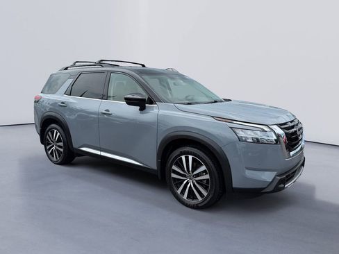 Used 2024 Nissan Pathfinder Platinum AWD/4WD image 1