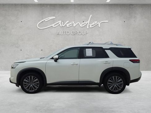 Used 2024 Nissan Pathfinder SL w/ SL Premium Package FWD image 13