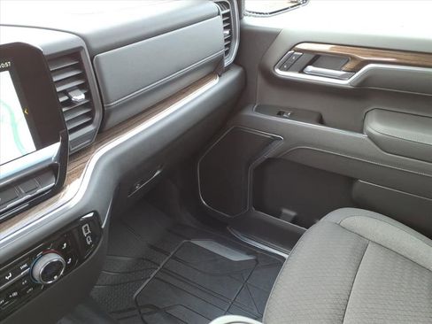 New 2026 Chevrolet Silverado 1500 LT image 16