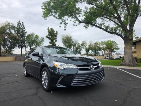 Used 2017 Toyota Camry XLE image 1