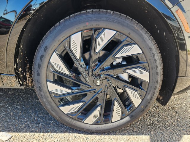 New 2026 Lincoln Nautilus Black Label w/ Jet Appearance Package AWD/4WD image 18