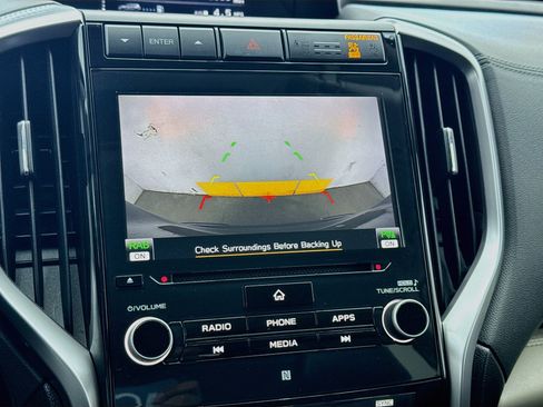 Used 2022 Subaru Ascent Limited AWD/4WD image 10
