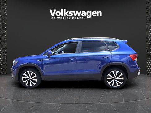 Certified 2023 Volkswagen Taos SE FWD image 5