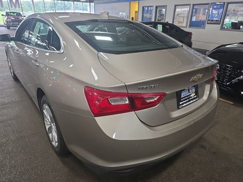 Certified 2025 Chevrolet Malibu LT FWD image 4