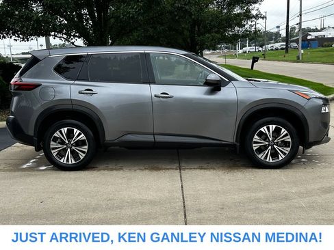 Certified 2023 Nissan Rogue SV FWD image 2