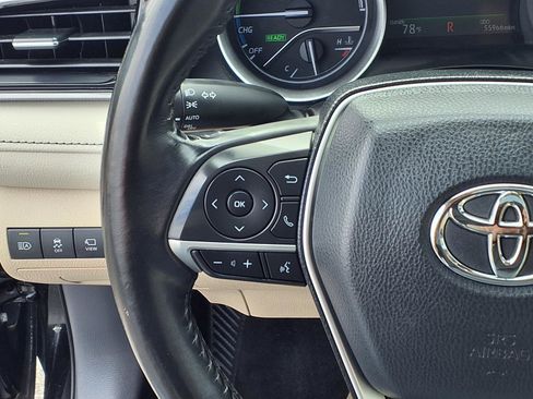 Used 2021 Toyota Camry XLE w/ Navigation Upgrade Package image 5