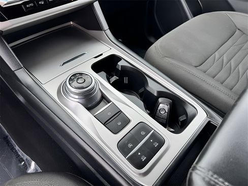 Used 2021 Ford Explorer XLT image 33