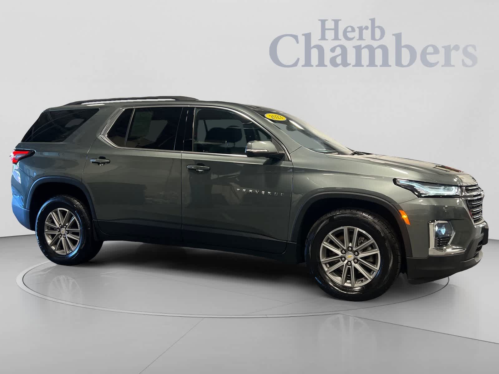 Used 2023 Chevrolet Traverse LT AWD/4WD image 5