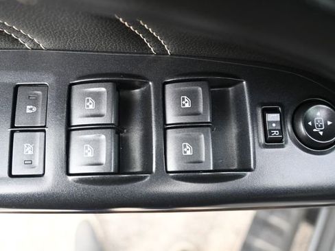 Used 2021 GMC Canyon Denali image 11