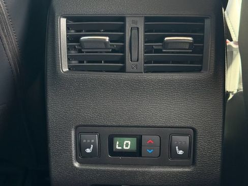 Used 2025 Mitsubishi Outlander SEL FWD image 16