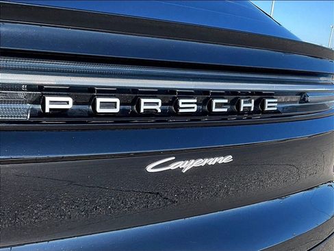 Used 2024 Porsche Cayenne Coupe image 22