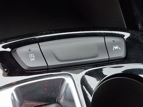 Used 2025 Chevrolet Trax RS w/ Driver Confidence Package image 28