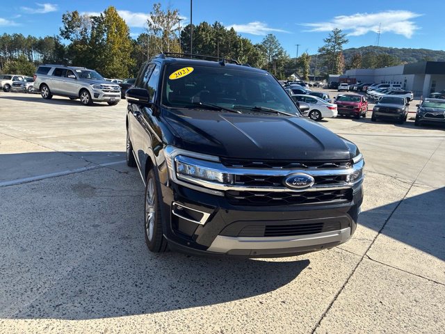 Used 2023 Ford Expedition Limited RWD image 2