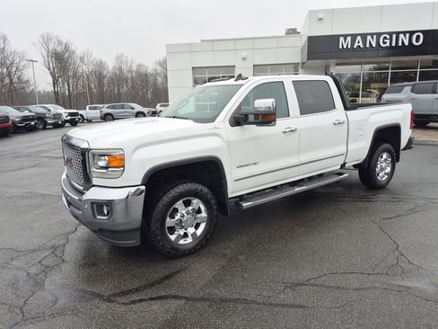 Used 2016 GMC Sierra 2500 SLT w/ Duramax Plus Package image 2