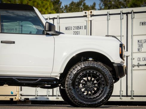 New 2025 Ford Bronco Badlands image 14