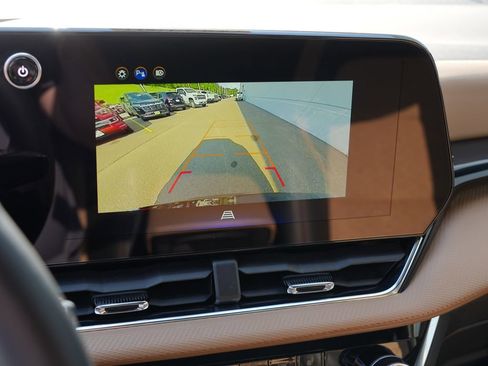 Used 2025 Chevrolet Equinox ACTIV AWD/4WD image 36