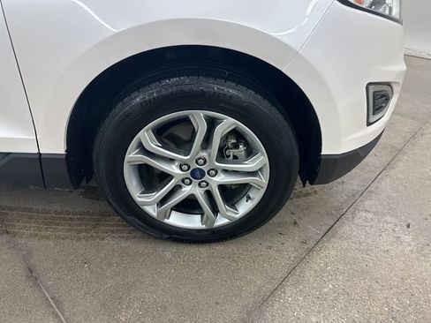 Used 2016 Ford Edge Titanium w/ Technology Package image 14