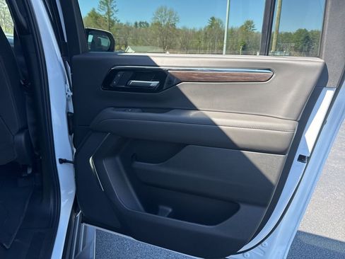 New 2026 Chevrolet Suburban LS image 32