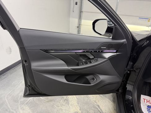 Used 2024 BMW i5 eDrive40i w/ M Sport Package image 10