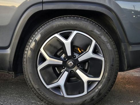 Used 2024 Rivian R1S Adventure image 6