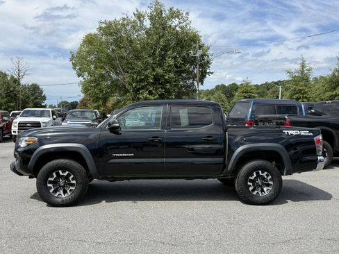 Used 2021 Toyota Tacoma TRD Off-Road image 10